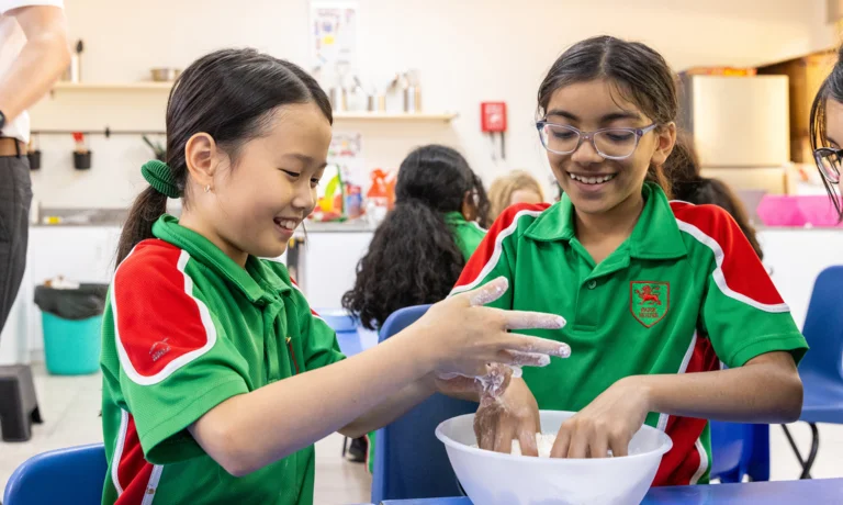 1000-students strong